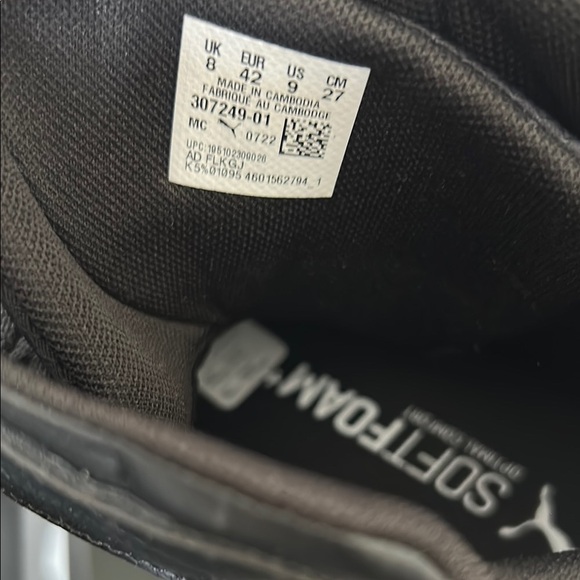 Puma Black and Blue Athletic Shoes with Modern Design - Picture 5 of 7